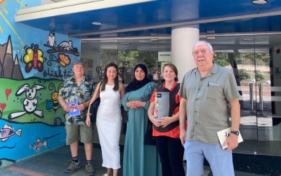 Les professionals de l'oficina amb el president de la FAVS | Helena Molist